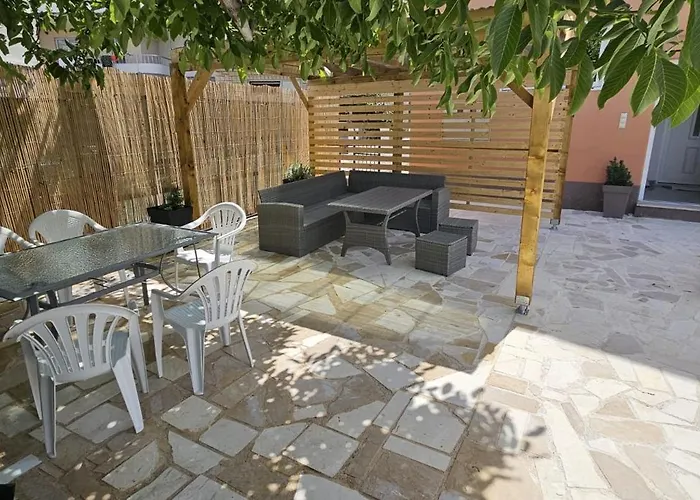 Apartment Mia With Pool1 Split