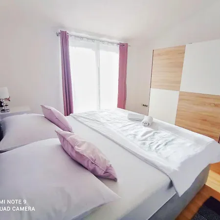 Apartament Mia With Pool1 *