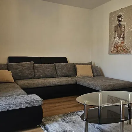 דירה Mia With Pool1 *