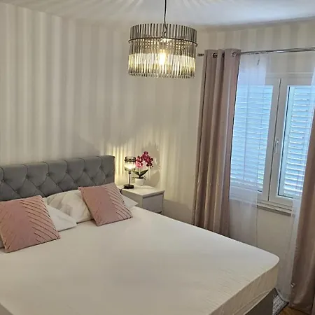 דירה Mia With Pool1