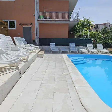 Apartamento Mia With Pool1
