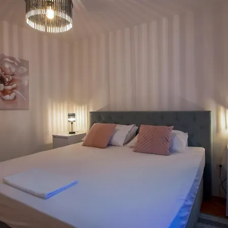 Mia With Pool1 Appartement