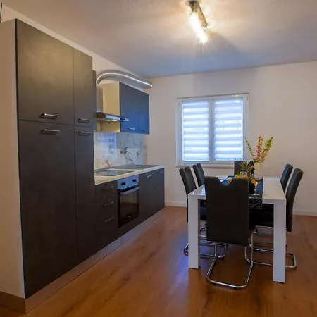 Appartement Mia With Pool1 Split