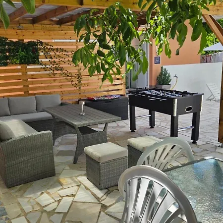 Mia With Pool1 * 스플리트