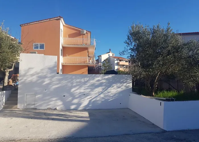 Apartmán Mia With Pool1