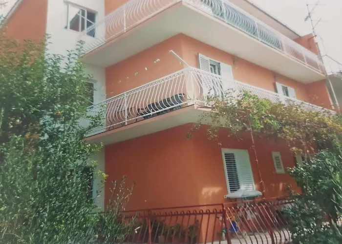 Mia With Pool1 Apartmán