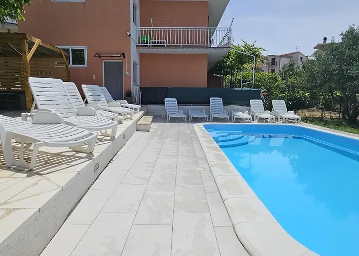 Apartmán Mia With Pool1