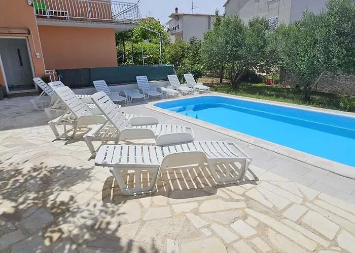 Apartmán Mia With Pool1 *