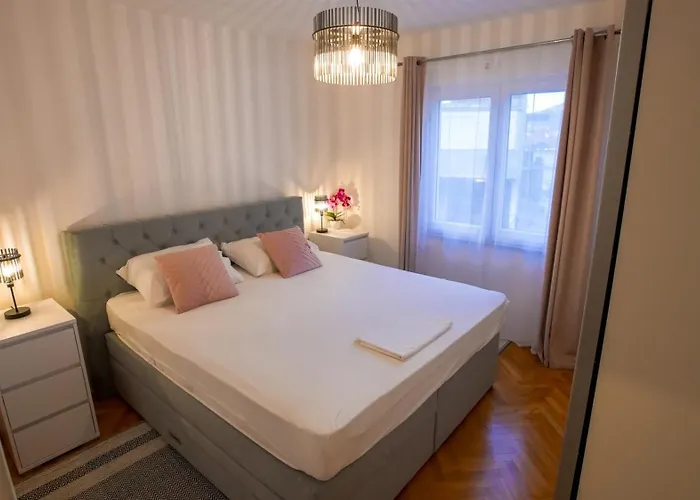 Apartmán Mia With Pool1 Split