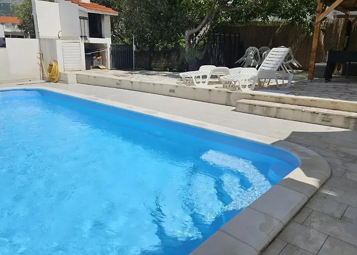 Mia With Pool1 Apartmán Split