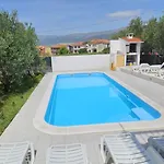 Mia With Pool1 Lejlighed